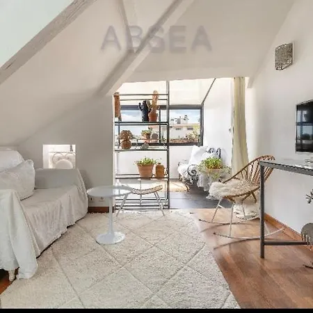 דירה Antibes City Center Cozy Top Floor Apartment Air Conditioning 1 Bedroom *