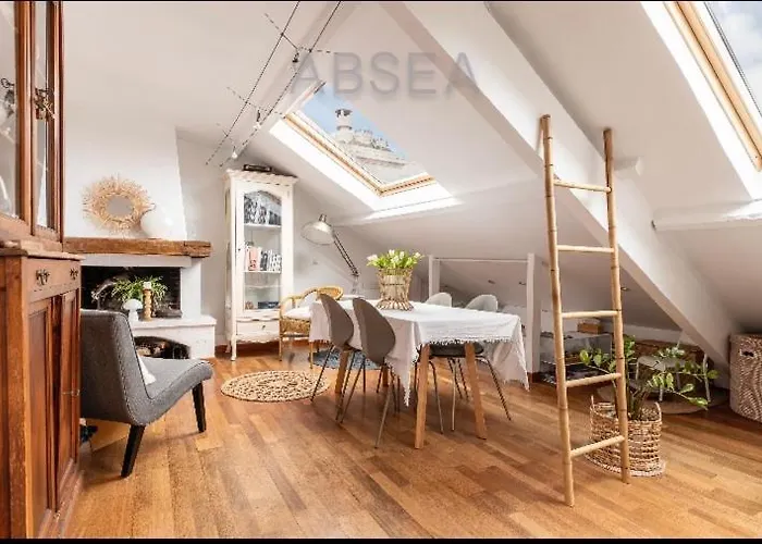 Antibes City Center Cozy Top Floor Apartment Air Conditioning 1 Bedroom דירה